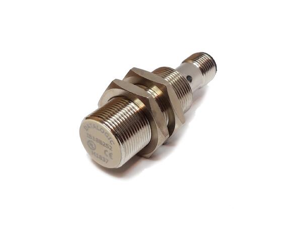 Induktiv giver M18 PNP NO M12-kontakt Innbyggbar Sn: 5,0mm