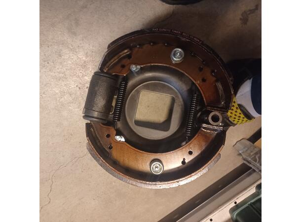 bremsesko 300x90. Hydr.brems 9I kit kpl. m/2 stk bremsesko + fjær og bolt